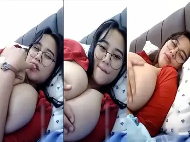 Acha Tobrut Baju Merah Mendesah Sempit Basah