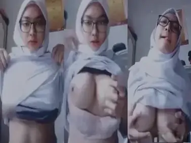 Nadira Jilbab Ukhti Pamer Dada Mulus Viral